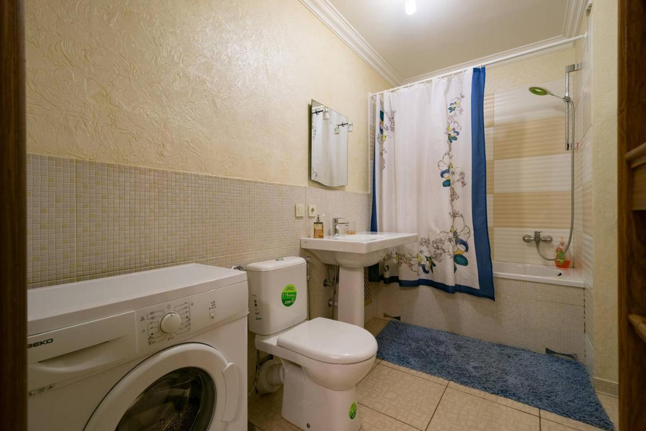 Nadezhda Apartments In Touristic Area, On The Dostyk Avenue 89 Almatı Dış mekan fotoğraf