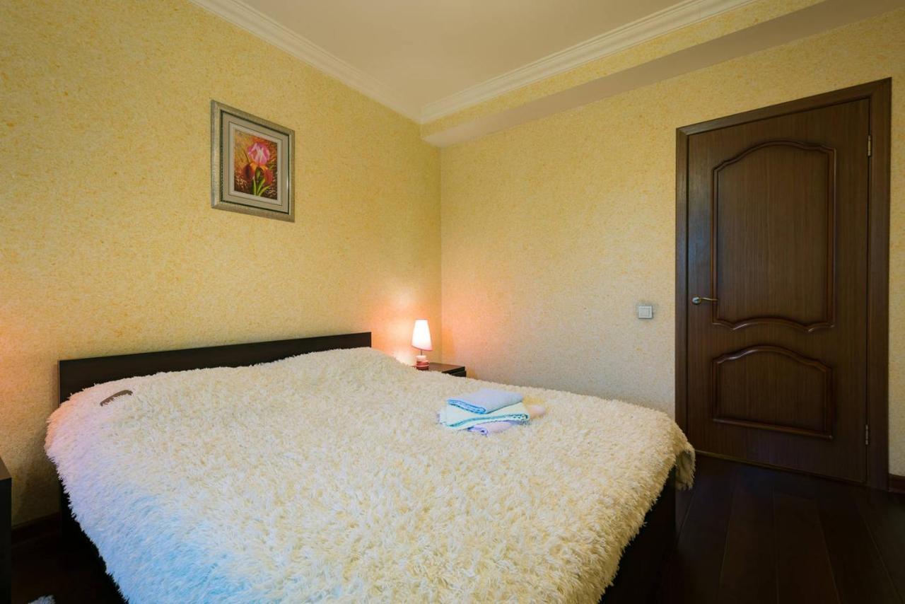 Nadezhda Apartments In Touristic Area, On The Dostyk Avenue 89 Almatı Dış mekan fotoğraf