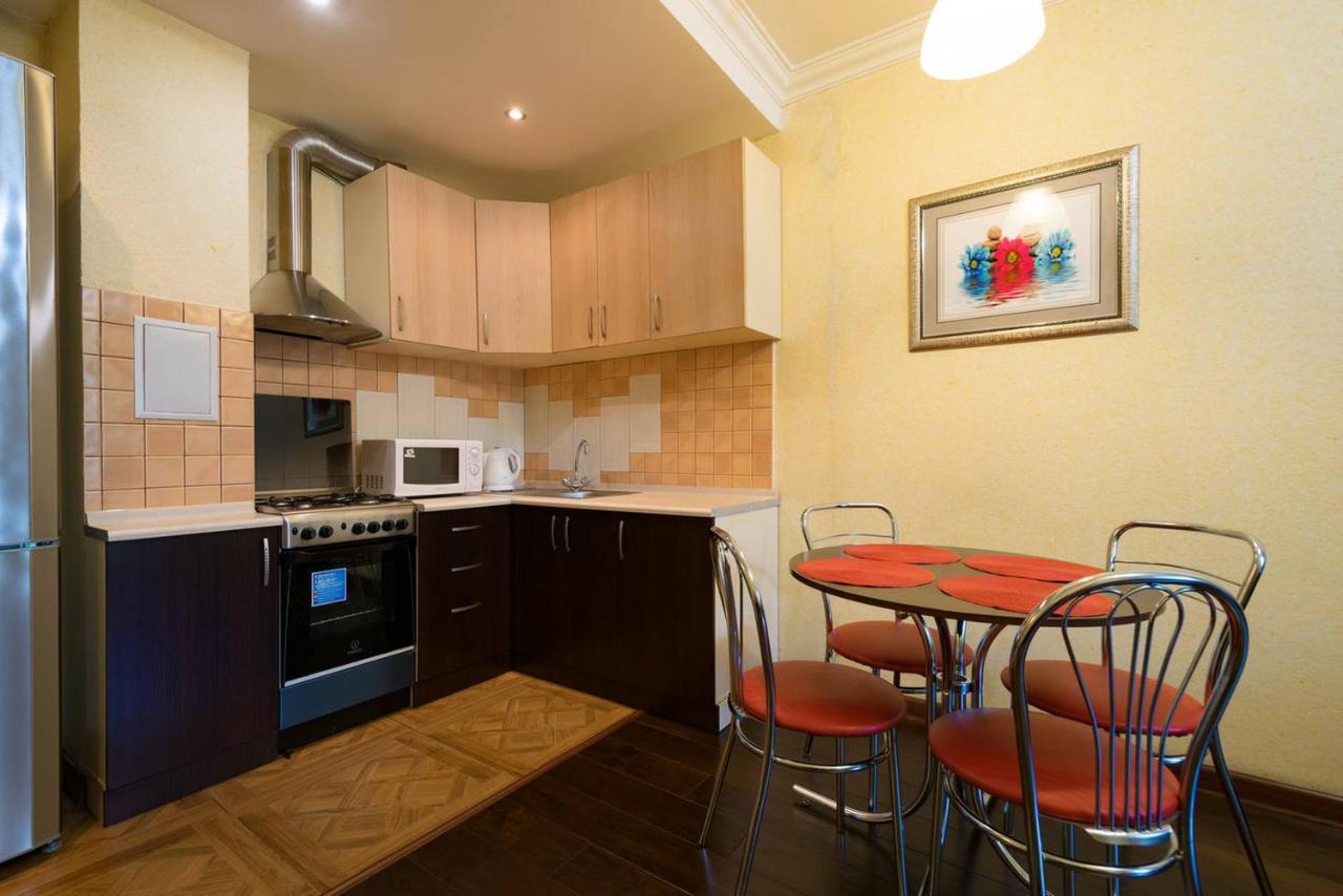 Nadezhda Apartments In Touristic Area, On The Dostyk Avenue 89 Almatı Dış mekan fotoğraf