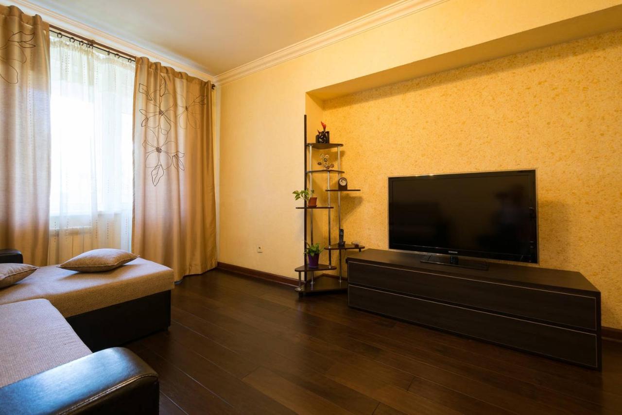Nadezhda Apartments In Touristic Area, On The Dostyk Avenue 89 Almatı Dış mekan fotoğraf