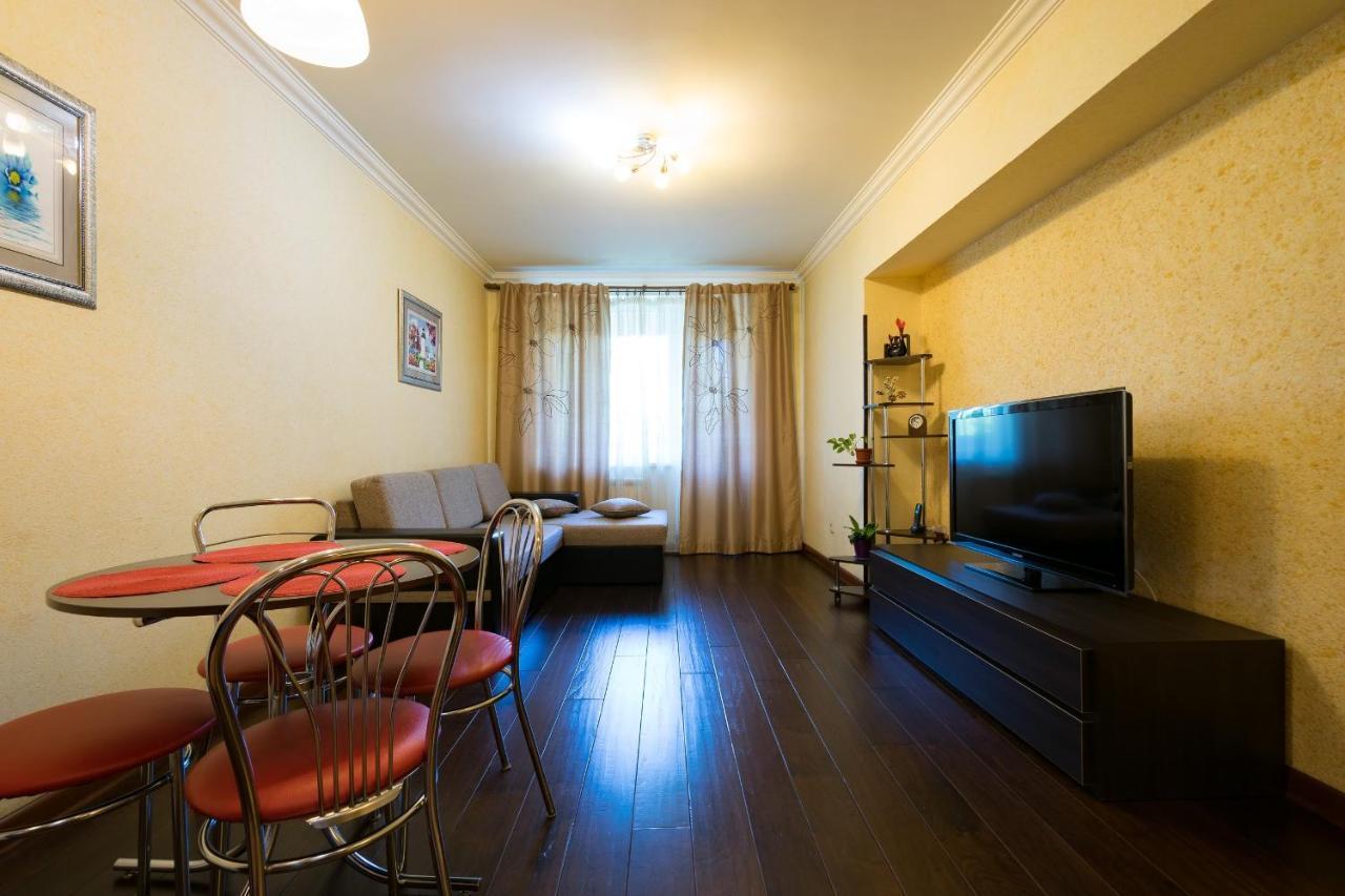 Nadezhda Apartments In Touristic Area, On The Dostyk Avenue 89 Almatı Dış mekan fotoğraf