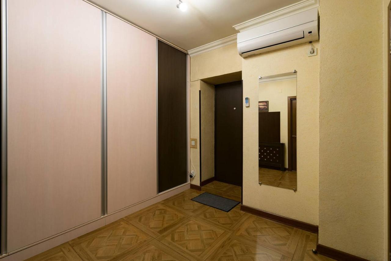 Nadezhda Apartments In Touristic Area, On The Dostyk Avenue 89 Almatı Dış mekan fotoğraf