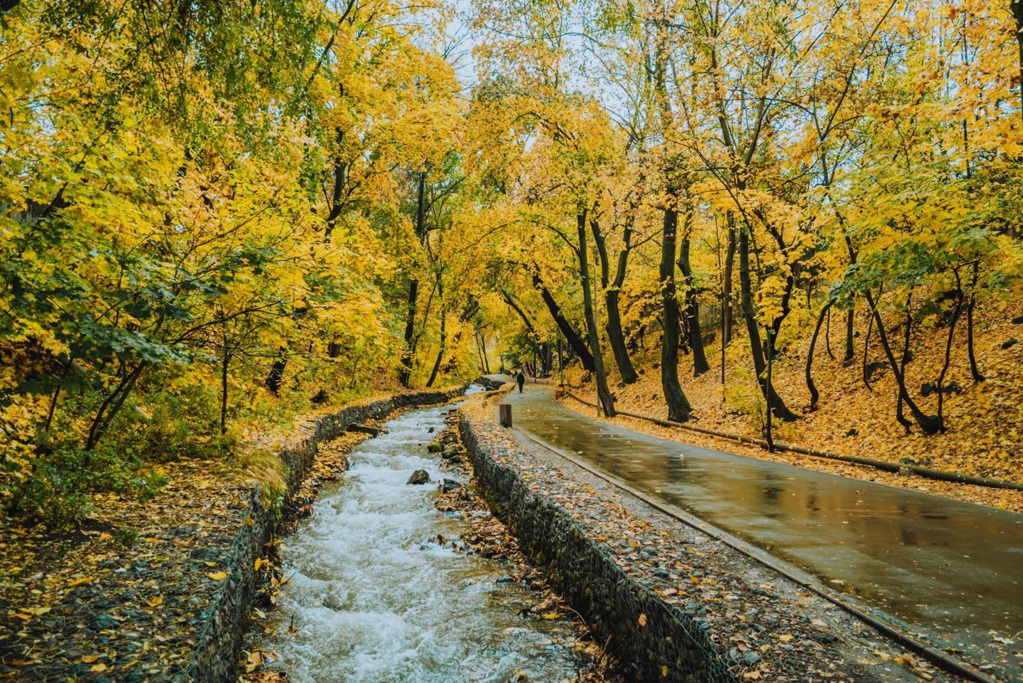 Nadezhda Apartments In Touristic Area, On The Dostyk Avenue 89 Almatı Dış mekan fotoğraf
